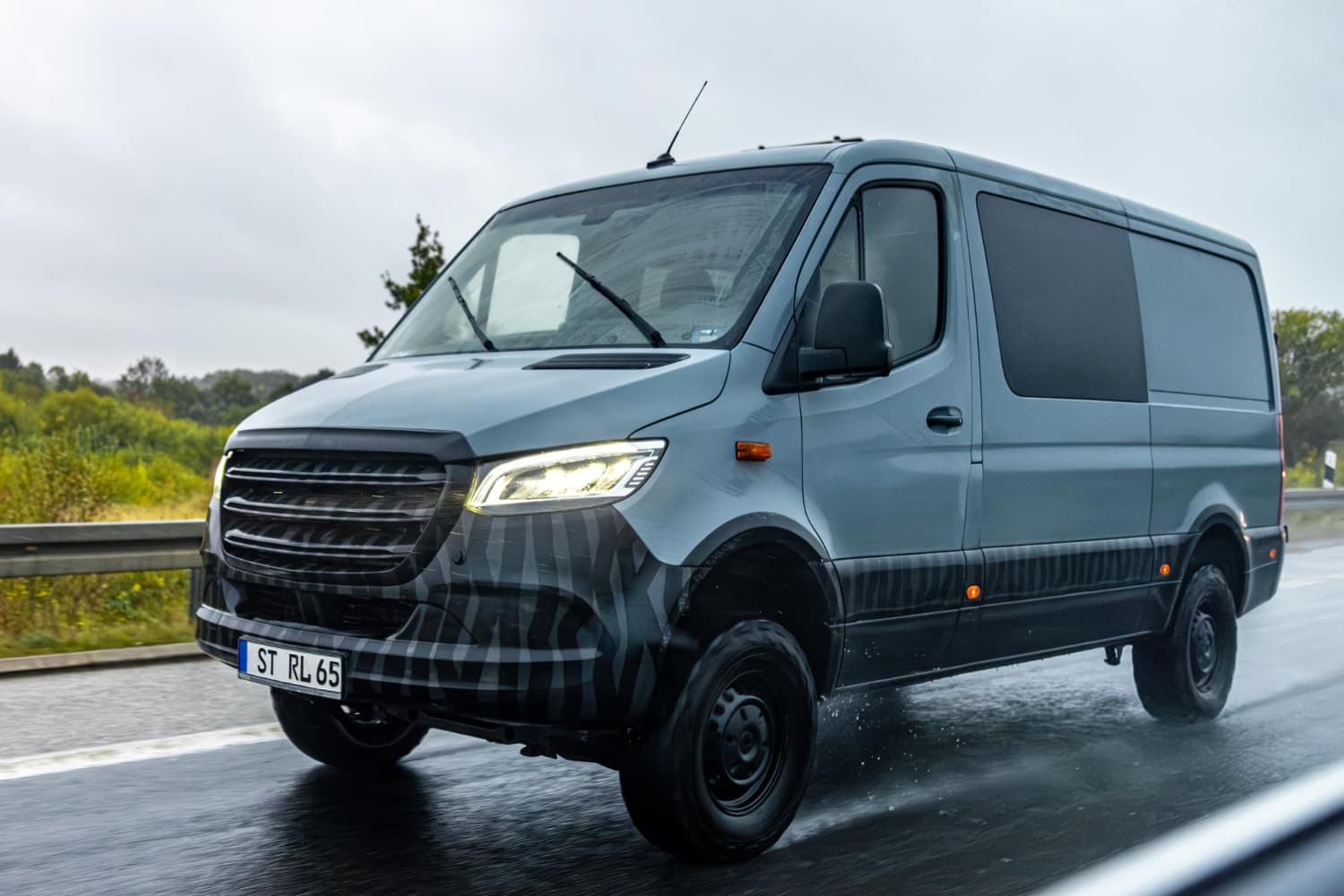 Maintenir la sécurité routière avec des feux arrière fiables